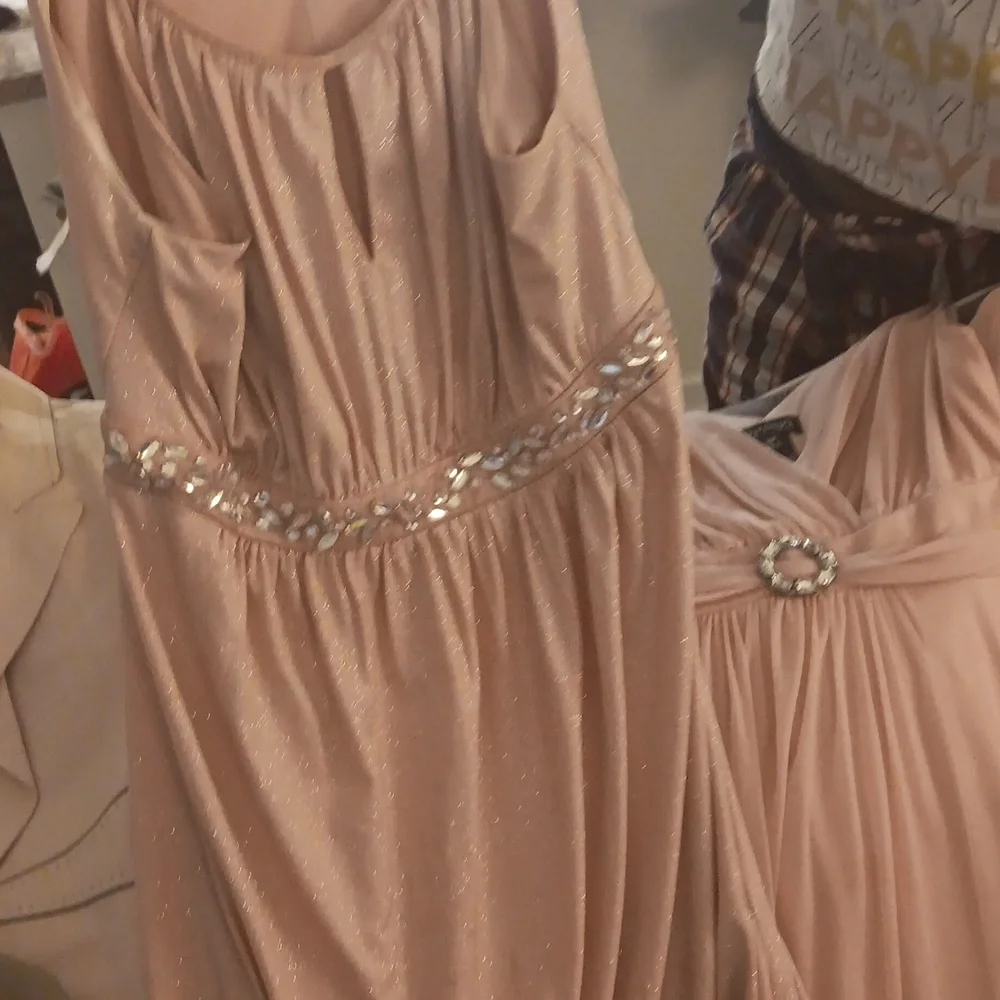 Clothes - Picture 2 of 4